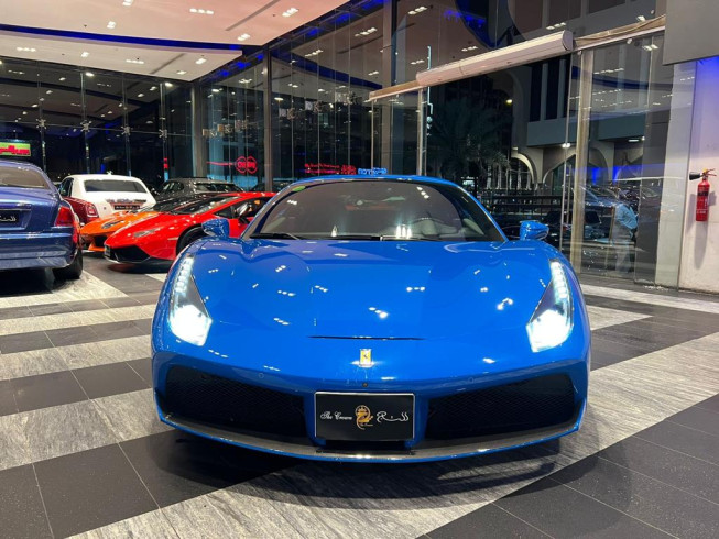فيراري 488